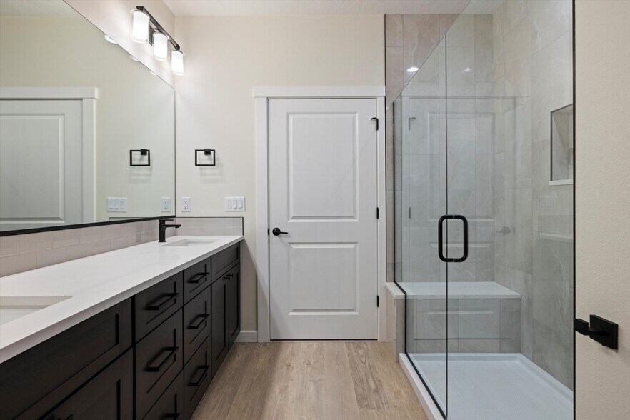 More Photos Of 1101-1109 Fairhaven Loop, Richland Apartments For Sale