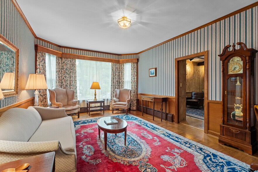 More Photos Of 32 E Main St, Mystic Office For Sale