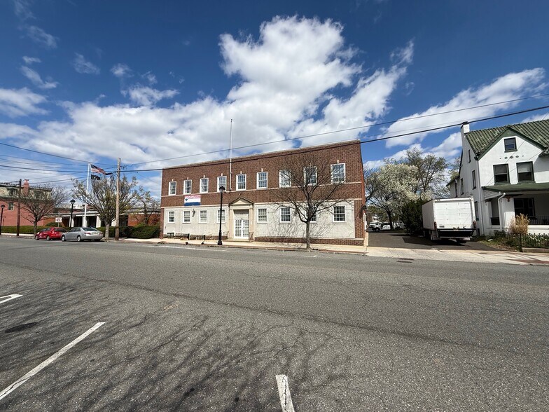 Primary Photo Of 437 High St, Burlington Office For Sale