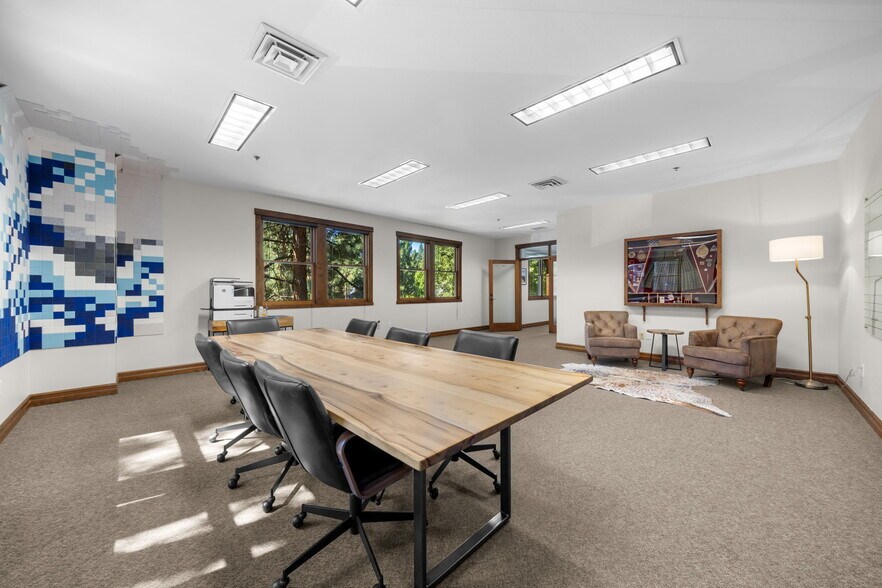 More Photos Of 750 Buckaroo Trl, Sisters Office For Sale