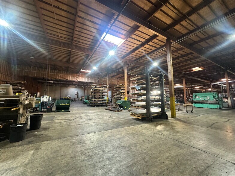 More Photos Of 8805-8815 S 190th St, Kent Unknown For Lease