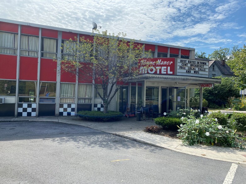 Primary Photo Of 155 Johns St, Johnstown Hotel For Sale