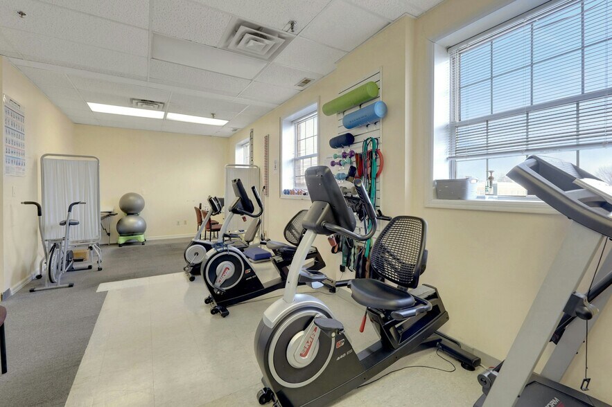 More Photos Of 1033 Clifton Ave, Clifton Medical For Sale