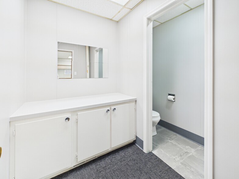 More Photos Of 427 Memorial Dr, Greenville Office For Lease