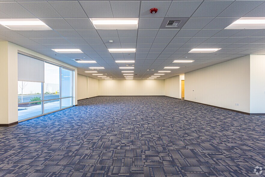 More Photos Of 4195 W Valley Hwy N, Auburn Warehouse For Lease