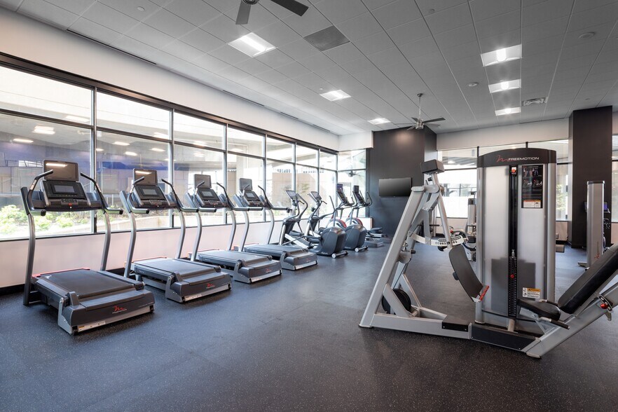 More Photos Of 125 E John Carpenter Fwy, Irving Office For Lease