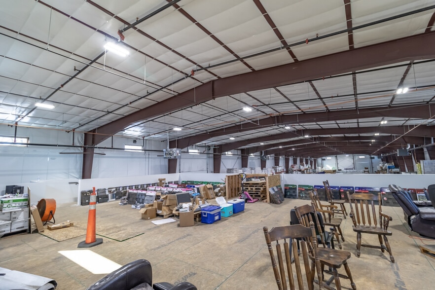 More Photos Of 489 N Broadmore Way, Nampa Distribution For Sale