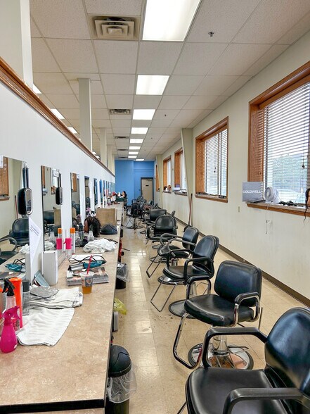 More Photos Of 11122 E 71st St, Tulsa Freestanding For Sale