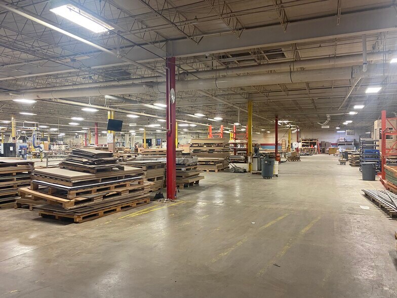 More Photos Of 158 Holly St, Jasper Distribution For Lease