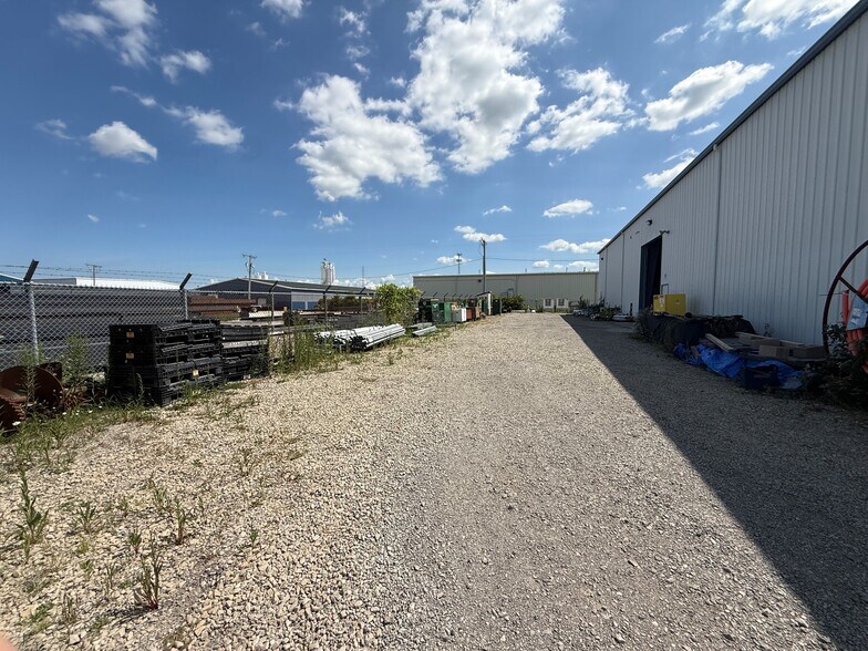 More Photos Of 1190 Erie Ct, Crown Point Manufacturing For Sale