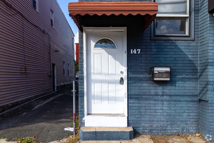 More Photos Of 147 Avenue E, Bayonne General Retail For Sale