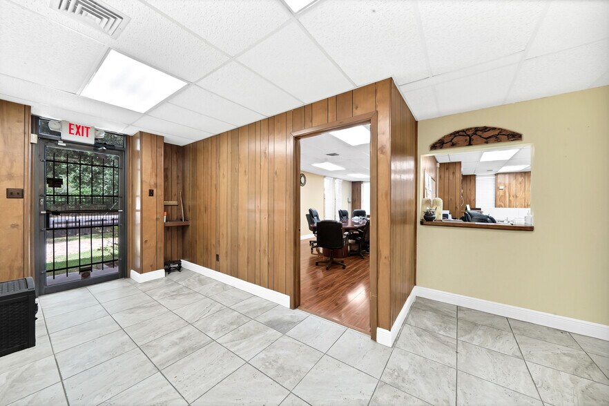 More Photos Of 1313 Cedar Post Ln, Houston Warehouse For Sale