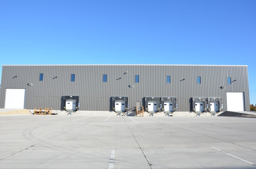 Primary Photo Of 9900 6th St SW, Cedar Rapids Warehouse For Lease