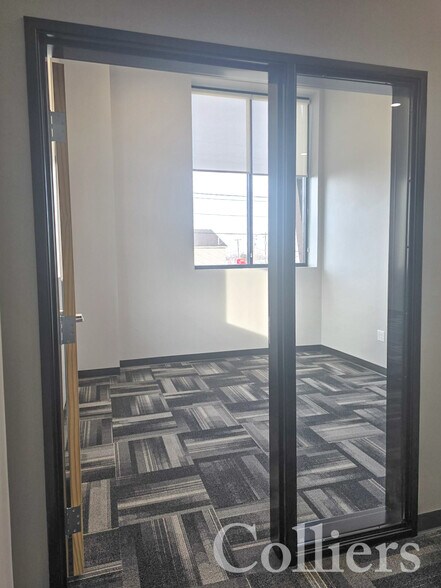 More Photos Of 240 Eastland Dr, Twin Falls Flex For Lease