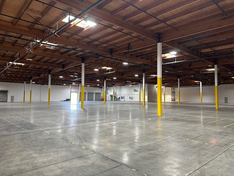 More Photos Of 2850 E El Presidio St, Long Beach Industrial For Sale