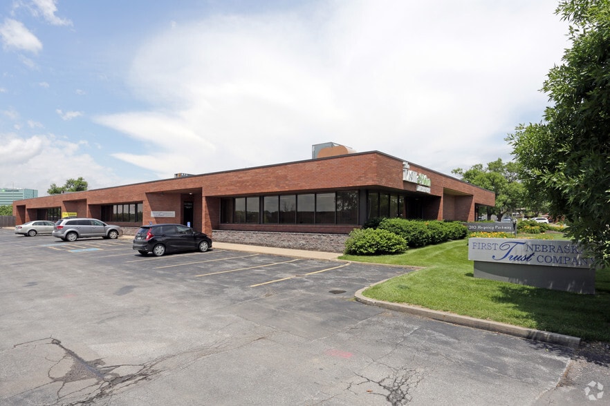 More Photos Of 310 Regency Parkway Dr, Omaha Office For Sale