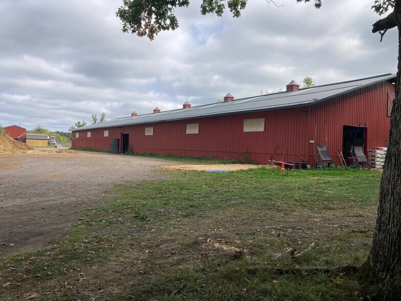 More Photos Of 2442 N Creek Rd, Lake View Horse Stables For Sale