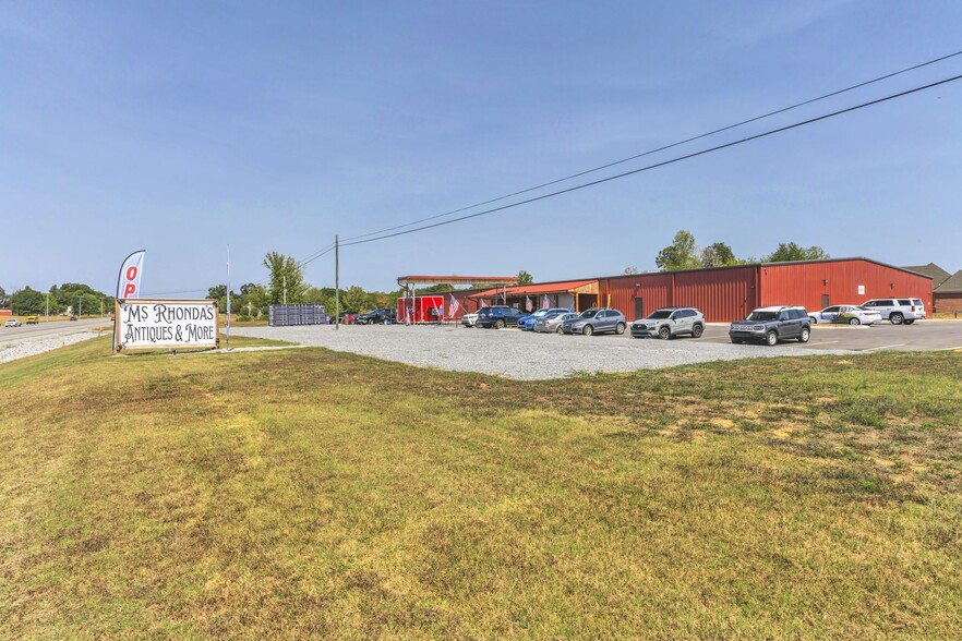 Primary Photo Of 2120 Old Highway 431 S, Greenbrier General Retail For Sale