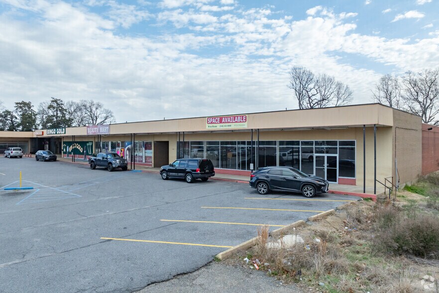 More Photos Of 544 N Washington, Bastrop General Retail For Sale