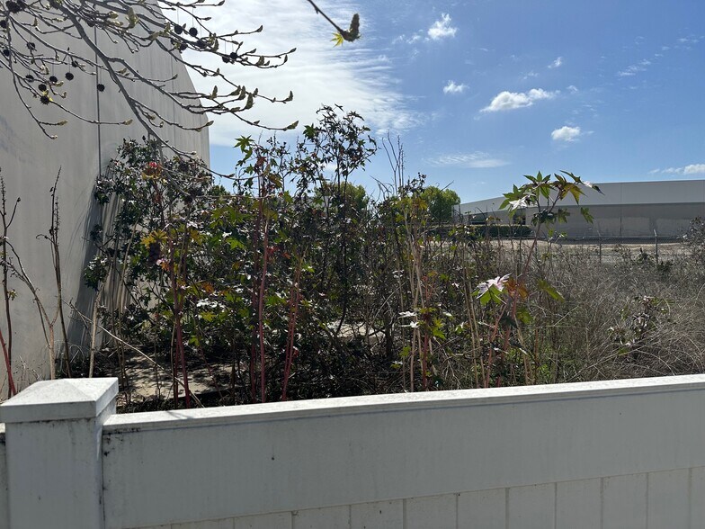 More Photos Of 2100 E Lambert Rd, La Habra Contractor Storage Yard For Sale