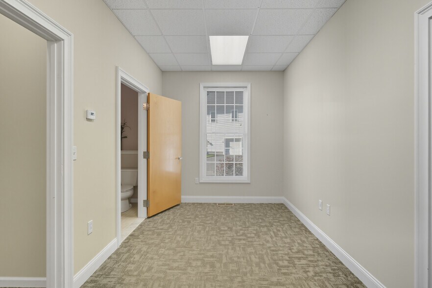 More Photos Of 5 Creamery Brk, East Granby Office For Sale