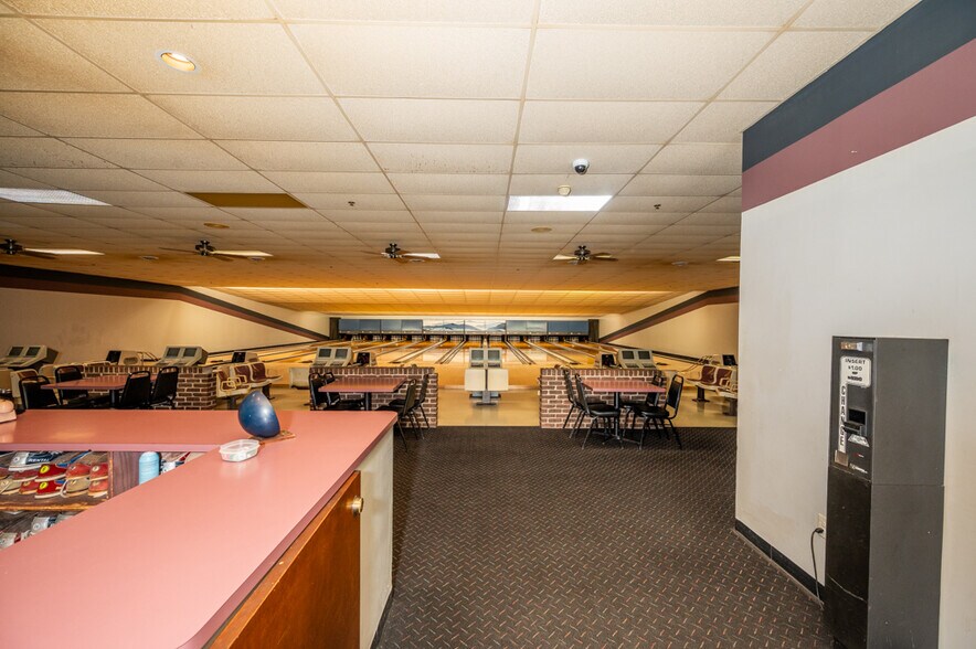 More Photos Of 1849 Gardner Ln NW, Corydon Sports And Entertainment For Sale