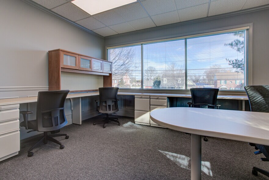 More Photos Of 930 Red Rose Ct, Lancaster Office For Sale