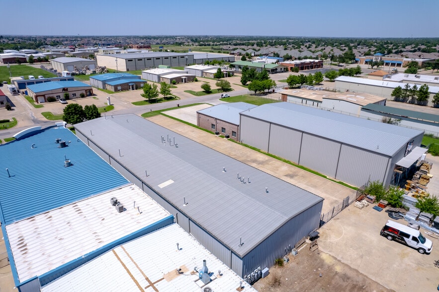 More Photos Of 14900 Bristol Park Blvd, Edmond Warehouse For Lease