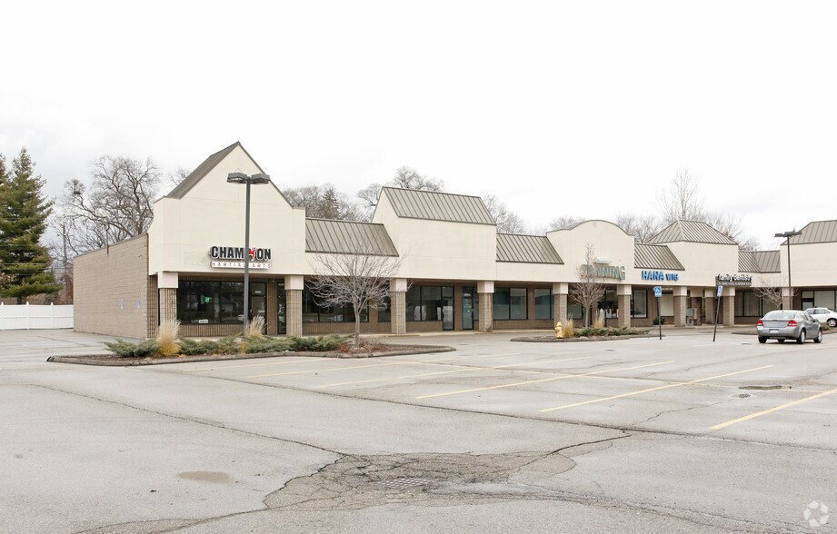 More Photos Of 32500-32888 W Warren Rd, Westland Unknown For Lease