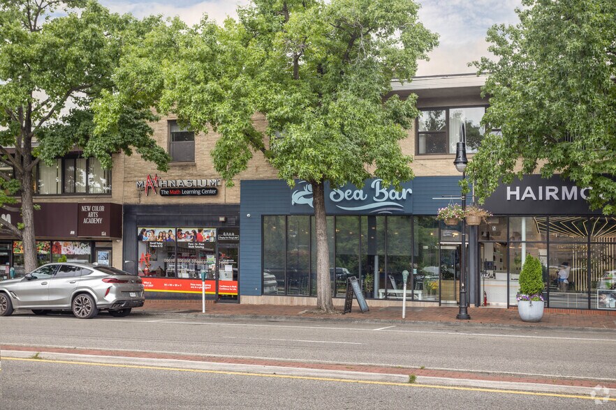 More Photos Of 1 Great Neck Rd, Great Neck Storefront Retail Office For Lease