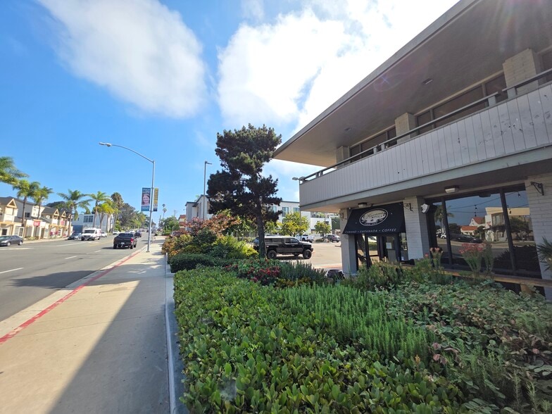 More Photos Of 1055 Torrey Pines Rd, La Jolla Storefront Retail Office For Lease