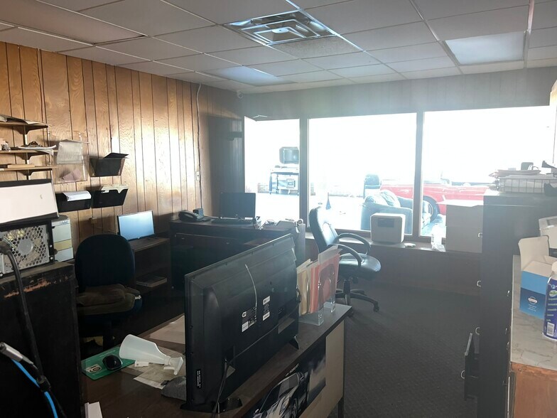 More Photos Of 757 North St, Ashburn Auto Dealership For Sale