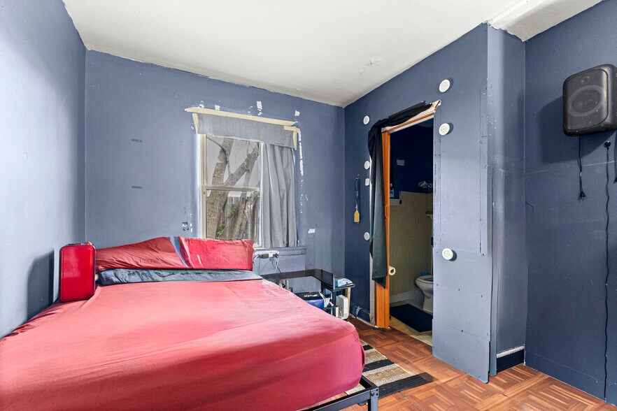 More Photos Of 228 Inkster Rd, Inkster Apartments For Sale