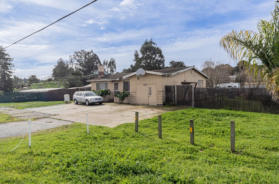 More Photos Of 10050 Reese Cir, Prunedale Warehouse For Sale