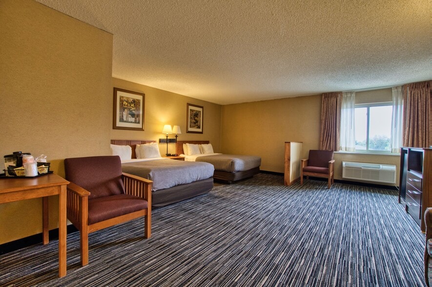 More Photos Of 7860 6th St, Wellington Hotel For Sale