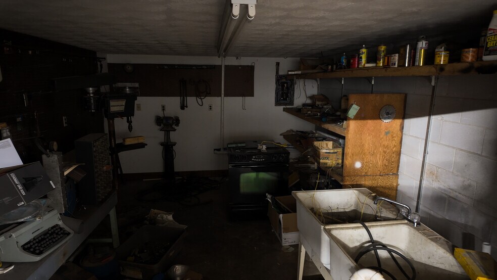 More Photos Of 45 Job Corp Rd, Pine Knot Flex For Sale