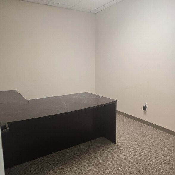 More Photos Of 4601 Hollow Tree Dr, Arlington Office For Lease