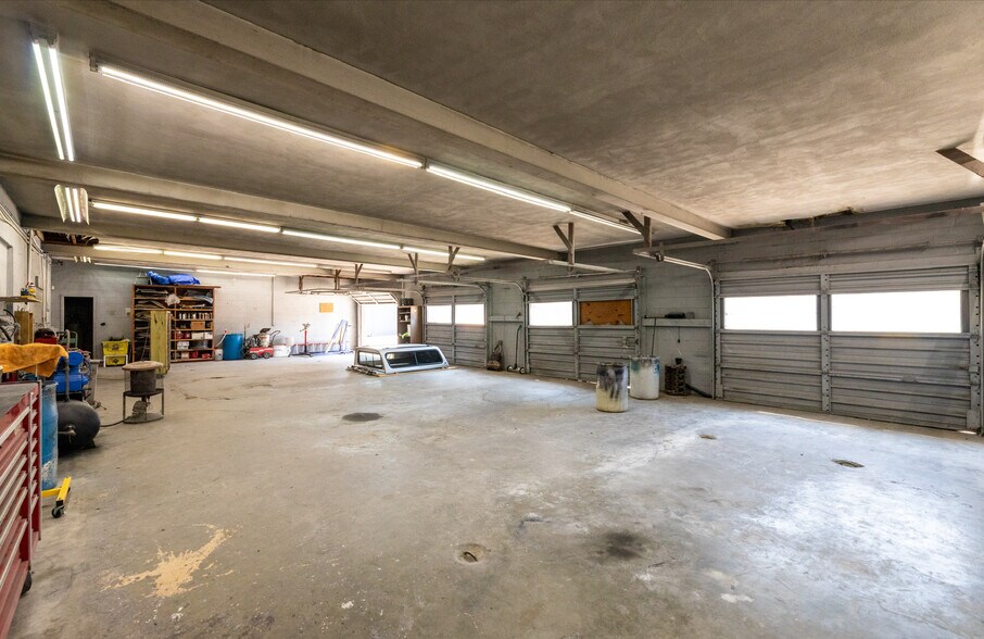 More Photos Of 447 Ossie Davis Pky, Waycross Auto Dealership For Sale