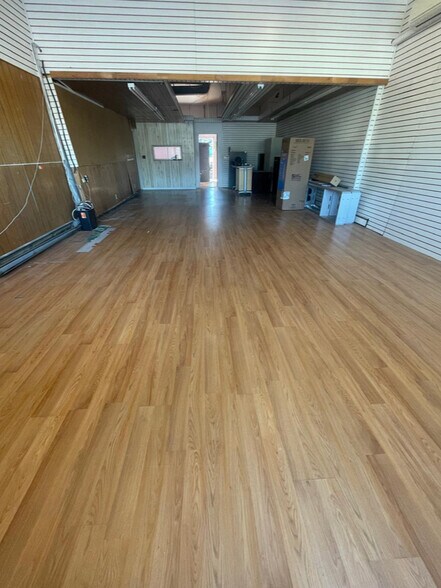 More Photos Of 1858-1866 Deer Park Ave, Deer Park Storefront For Sale