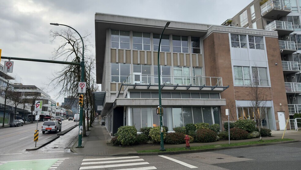 More Photos Of 2233 Burrard St, Vancouver Office For Sale