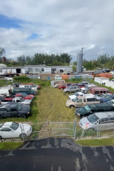 More Photos Of 7673 Hooper Rd, West Palm Beach Warehouse For Lease