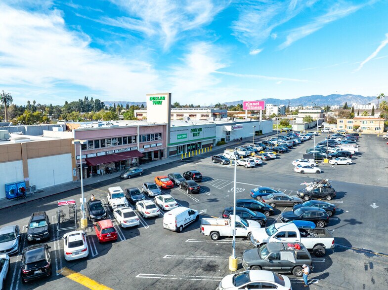 More Photos Of 6639 Laurel Canyon Blvd, North Hollywood Storefront For Sale