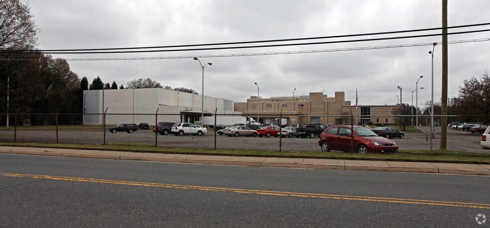 More Photos Of 4825 Hovis Rd, Charlotte Industrial For Sale