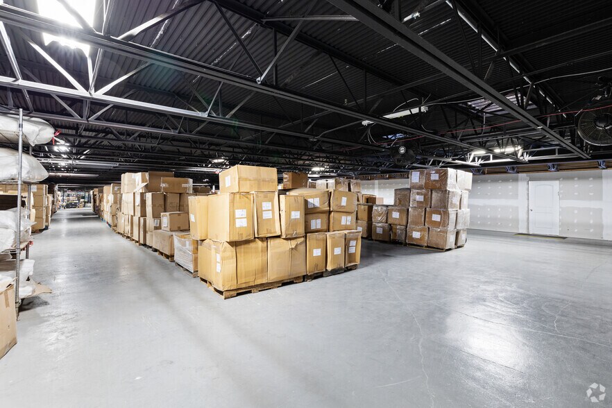 More Photos Of 2320 NW 147th St, Opa-locka Warehouse For Lease