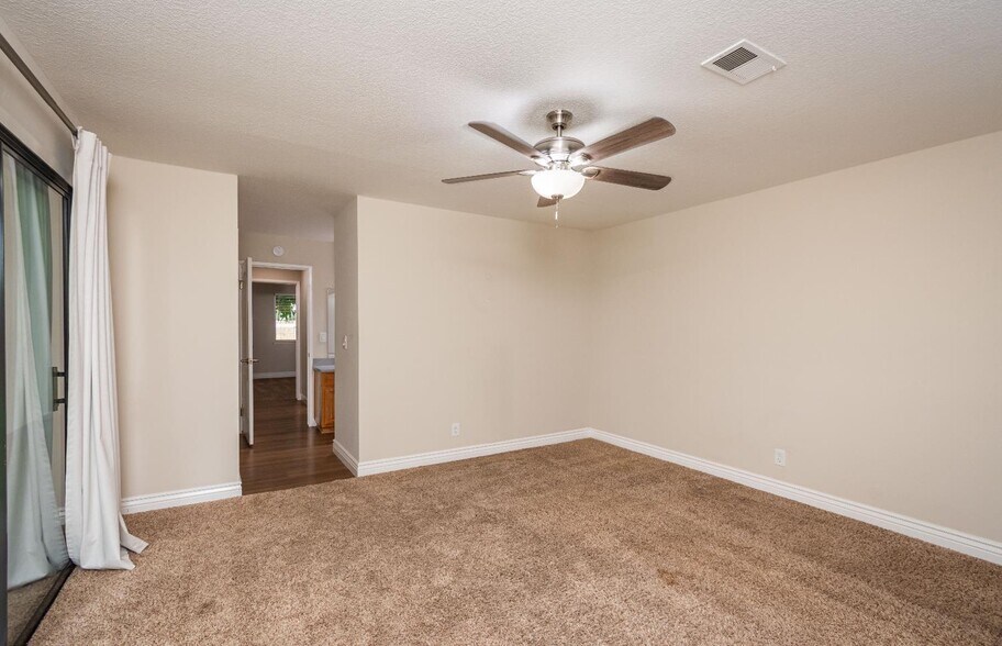 More Photos Of 25265 Carlsbad Ave, Davis Apartments For Sale