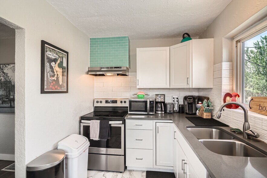 More Photos Of 4009 W 52nd Ave, Denver Specialty For Sale
