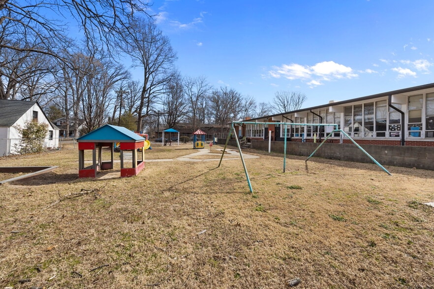 More Photos Of 2300 Spring Garden St, Greensboro Daycare Center For Sale