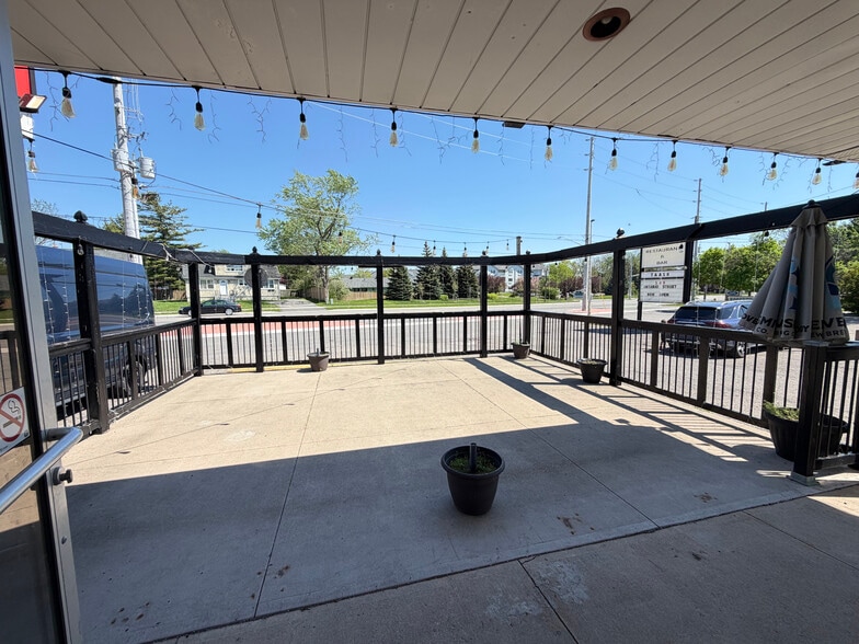 More Photos Of 547 Ontario St, St Catharines Restaurant For Lease