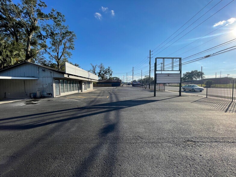 More Photos Of 1165 Cassat Ave, Jacksonville Auto Dealership For Lease