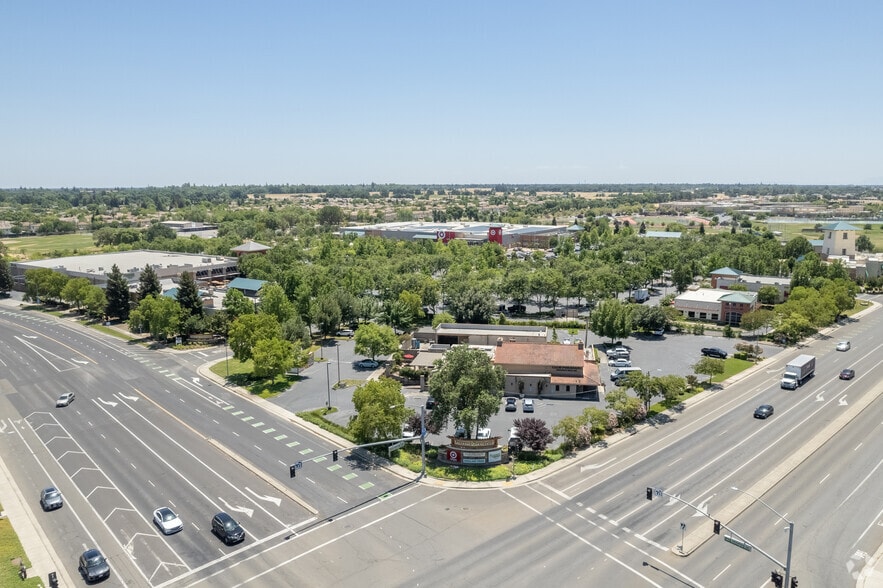 More Photos Of 2000-2155 Town Center Plaza, West Sacramento Unknown For Lease